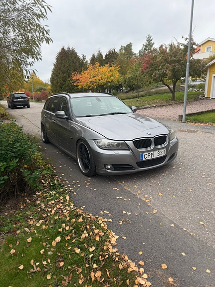 BMW 318d 2 of 6