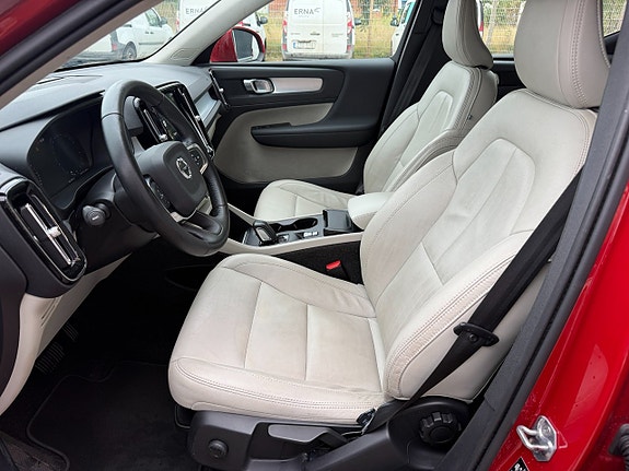 Volvo XC40 15 of 30