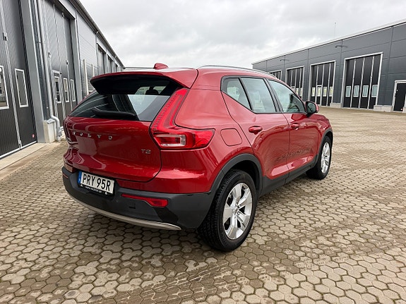 Volvo XC40 4 of 30