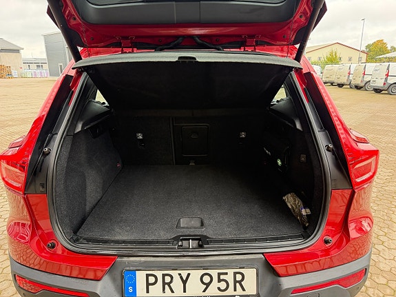Volvo XC40 10 of 30