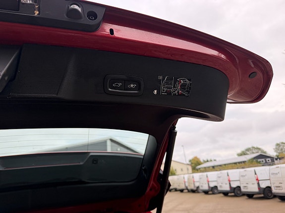 Volvo XC40 17 of 30