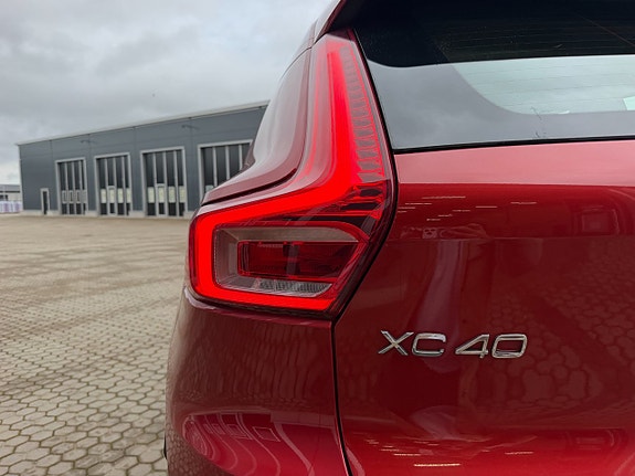 Volvo XC40 11 of 30