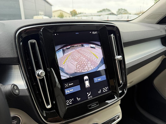 Volvo XC40 28 of 30