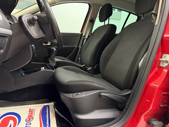 Renault Clio 10 of 21