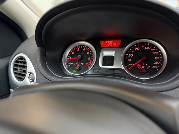 Renault Clio 20 of 21