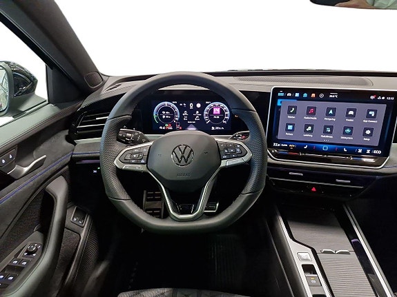 Volkswagen Passat 8 of 15