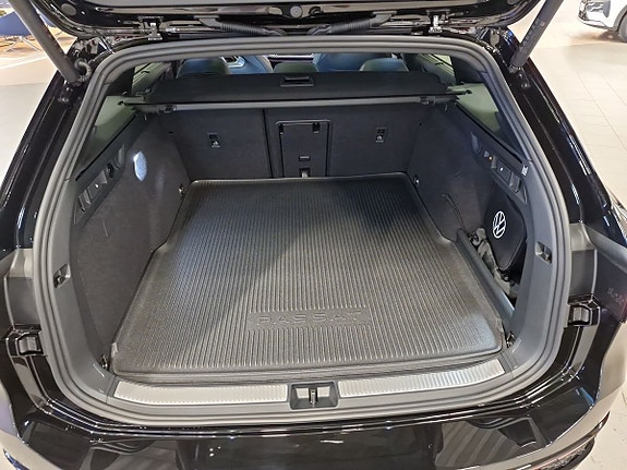 Volkswagen Passat 14 of 15