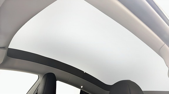 Tesla Model Y 13 of 13