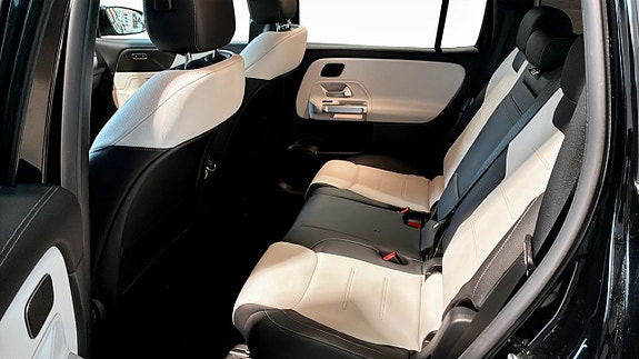 Mercedes-Benz GLB200 d 10 of 11