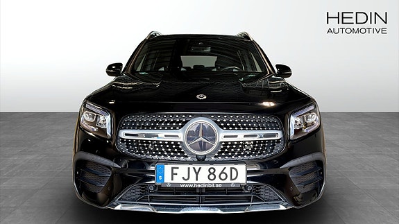 Mercedes-Benz GLB200 d 2 of 11