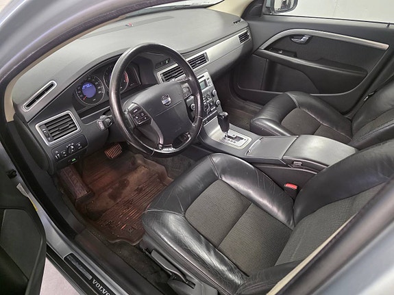 Volvo V70 5 of 9