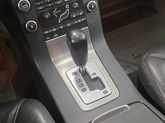 Volvo V70 7 of 9