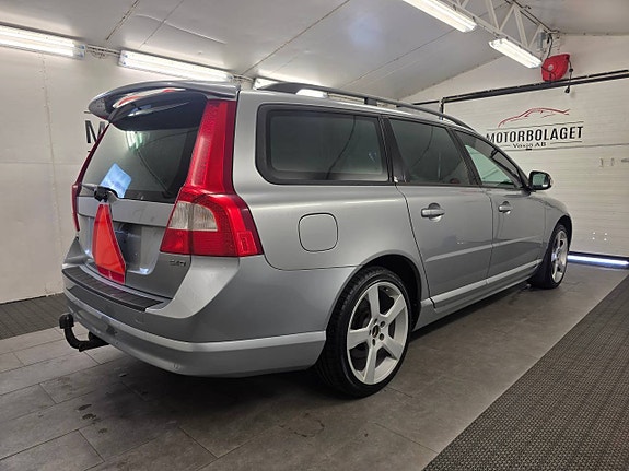 Volvo V70 3 of 9