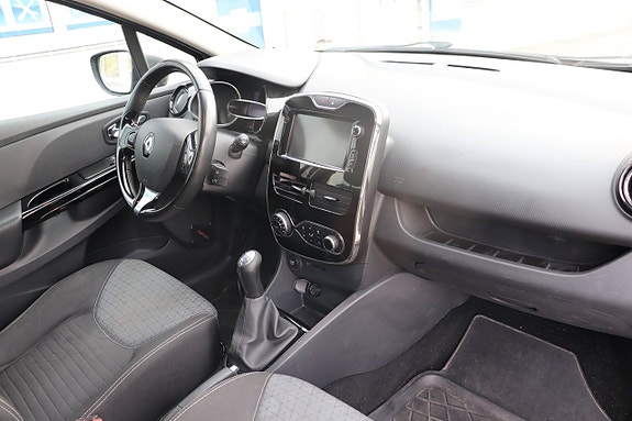 Renault Clio 7 of 9