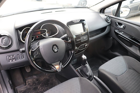 Renault Clio 6 of 9