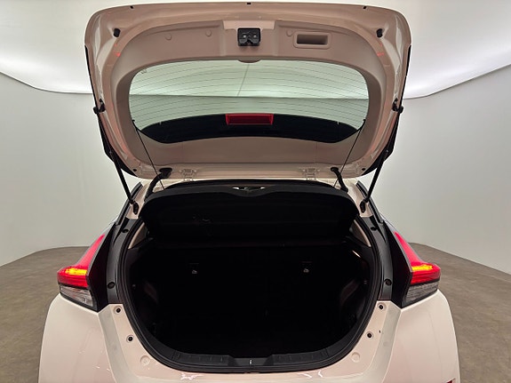 Nissan Leaf 11 of 24
