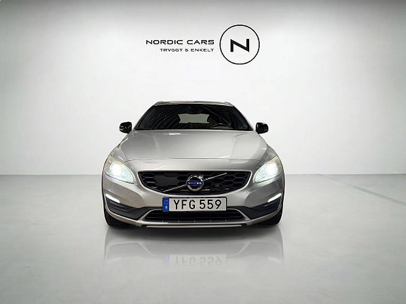 Volvo V60 Cross Country 5 of 21