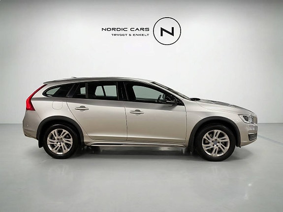 Volvo V60 Cross Country 4 of 21
