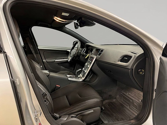 Volvo V60 Cross Country 13 of 21