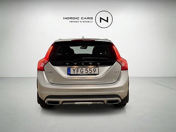 Volvo V60 Cross Country 3 of 21