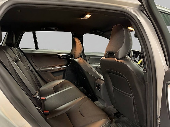 Volvo V60 Cross Country 12 of 21