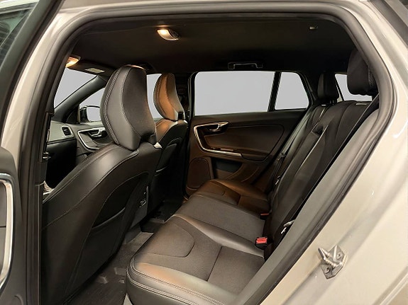 Volvo V60 Cross Country 11 of 21