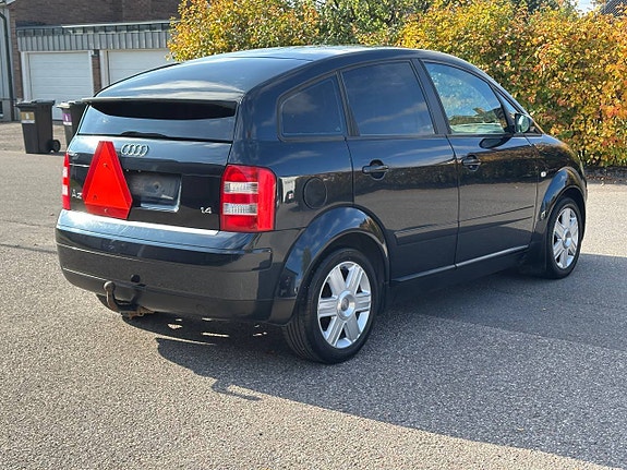 Audi A2 3 of 12