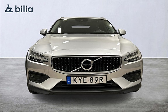 Volvo V60 Cross Country 4 of 16