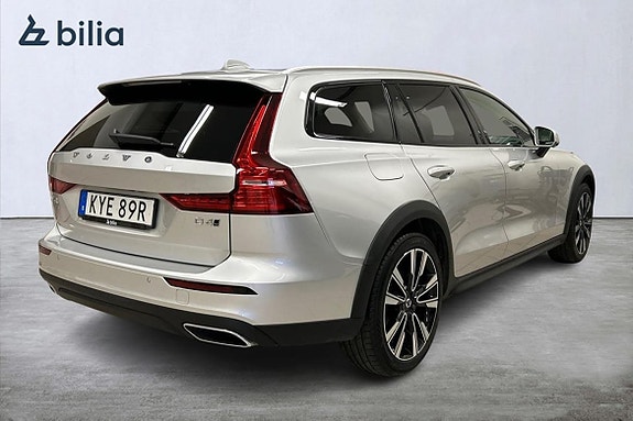Volvo V60 Cross Country 14 of 16