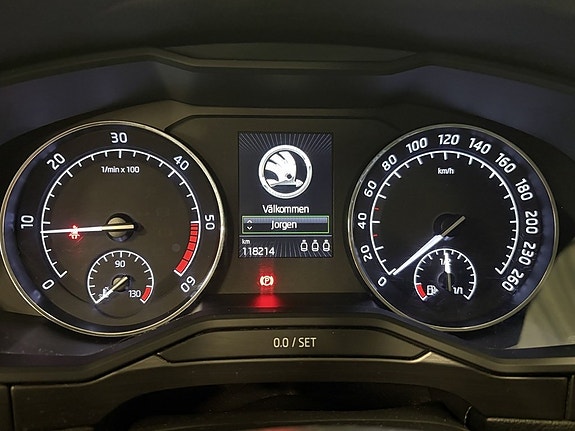 Skoda Superb 16 of 19