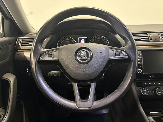 Skoda Superb 14 of 19