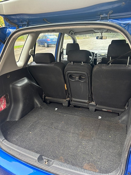 Toyota Corolla Verso 7 of 7
