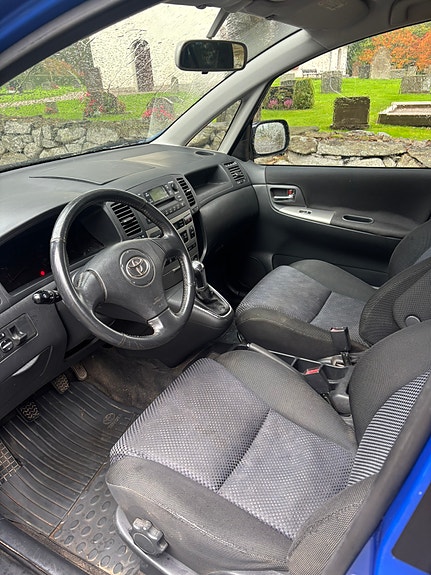 Toyota Corolla Verso 5 of 7