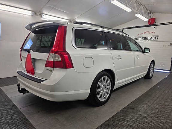 Volvo V70 D2 Man *Fas2 2012 Takvinge* Atraktor 3 of 12