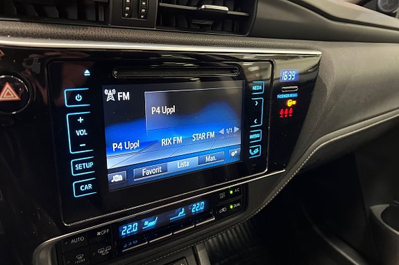 Toyota Auris 15 of 23