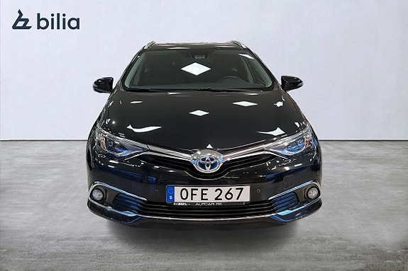 Toyota Auris 6 of 23