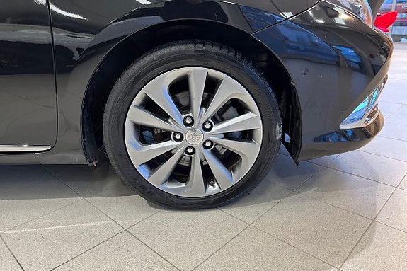 Toyota Auris 17 of 23