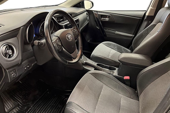 Toyota Auris 14 of 23