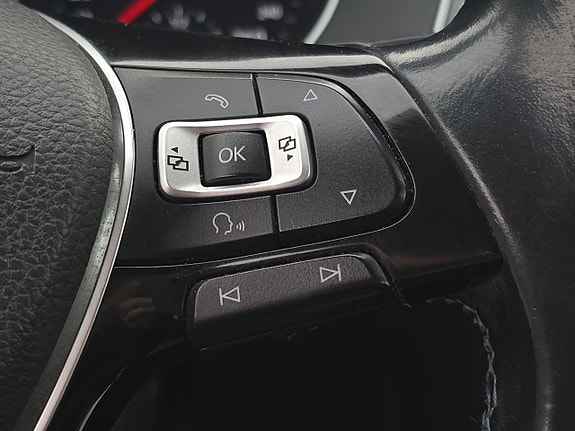 Volkswagen Passat 22 of 22