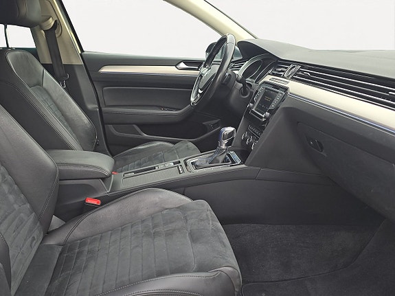 Volkswagen Passat 15 of 22