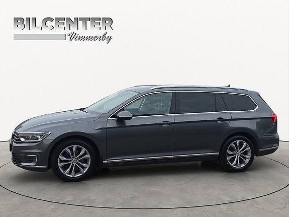 Volkswagen Passat 3 of 22