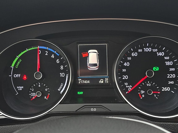 Volkswagen Passat 17 of 22