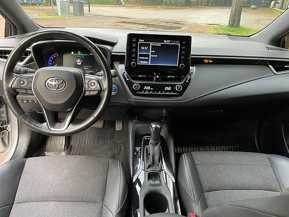 Toyota Corolla 9 of 15