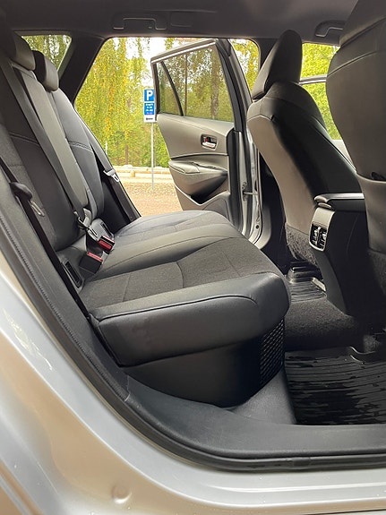 Toyota Corolla 8 of 15