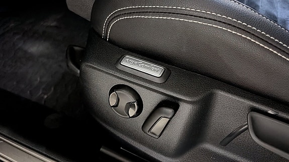 Volkswagen Passat 18 of 30