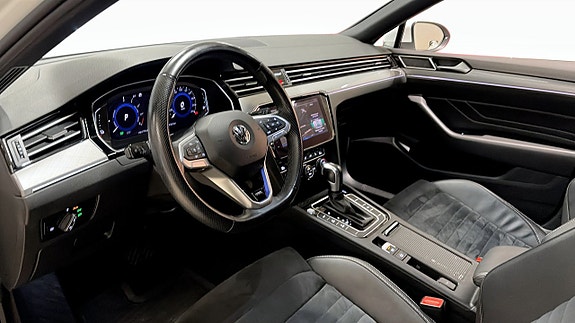 Volkswagen Passat 8 of 30