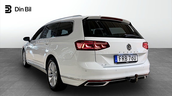 Volkswagen Passat 4 of 30