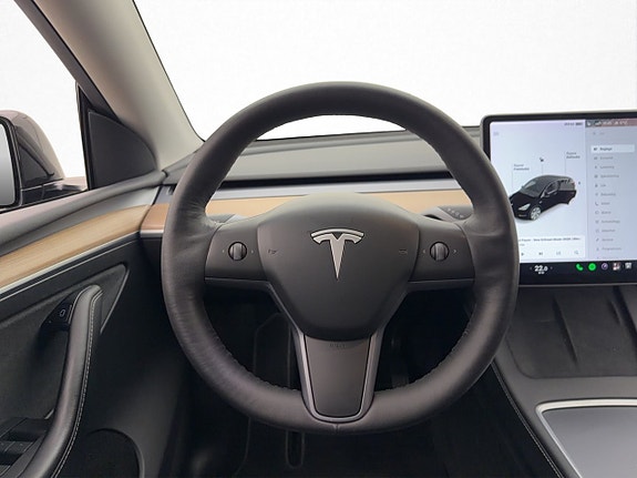 Tesla Model Y 29 of 30