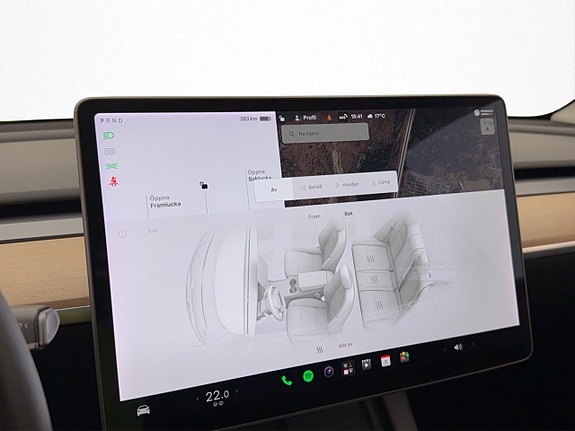 Tesla Model Y 27 of 30