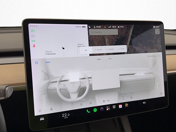 Tesla Model Y 25 of 30